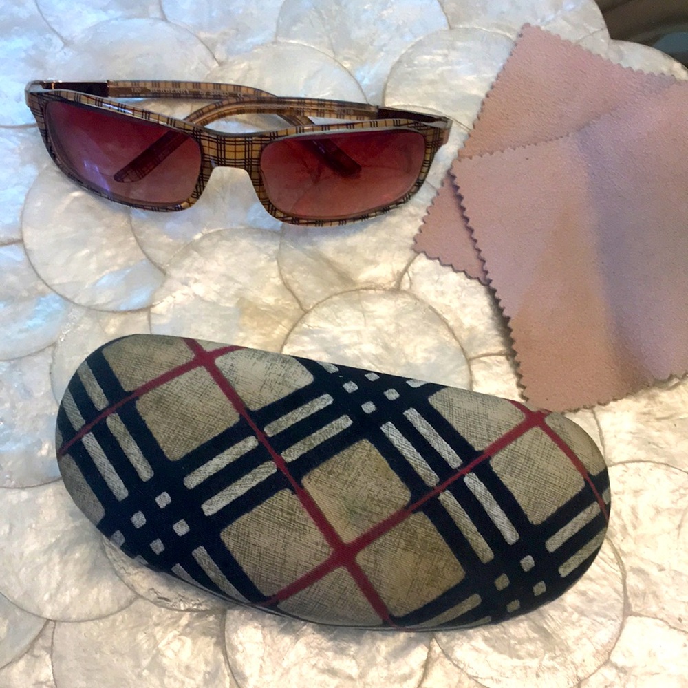 BURBERRY Authentic Unisex Sunglass Frames - PLUS Case & Cleaning Cloth! - Picture 9 of 14